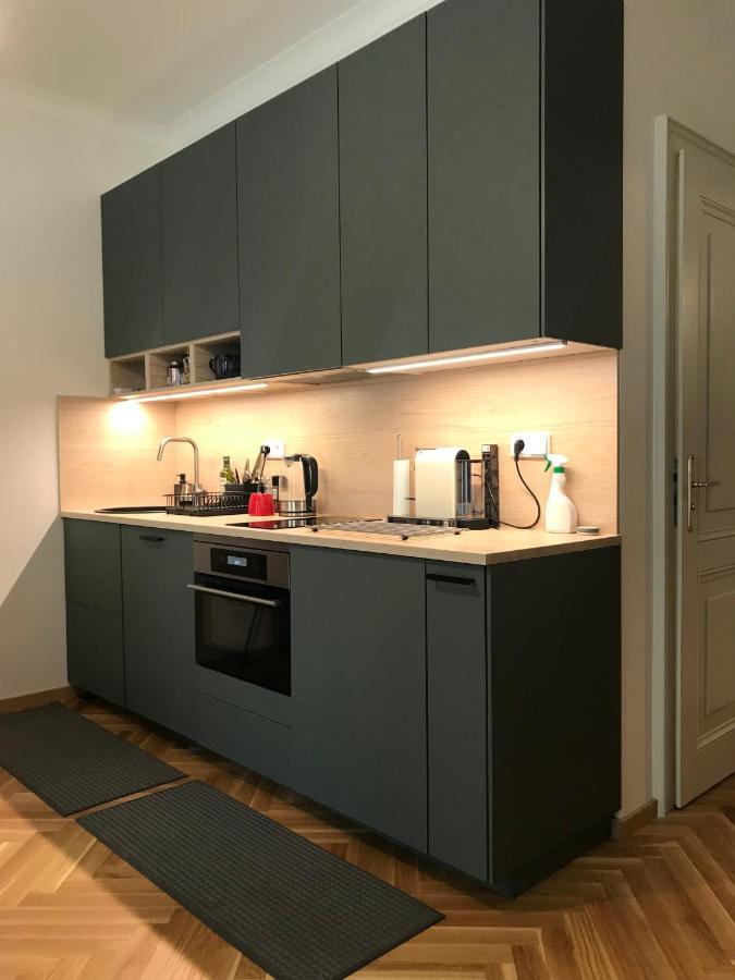 Apartman Cernomorska * Prague